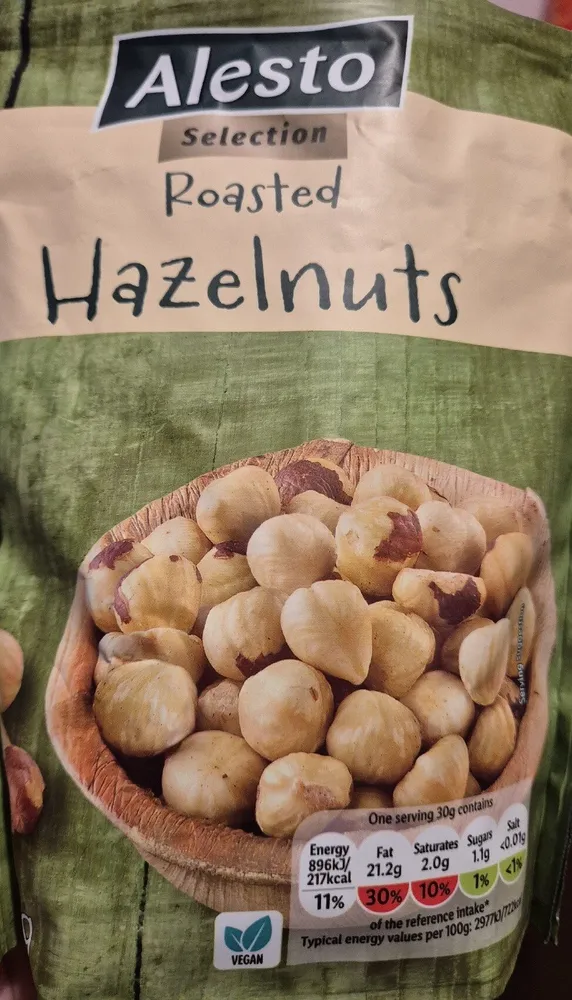 Alesto pörkölt egészmogyoró