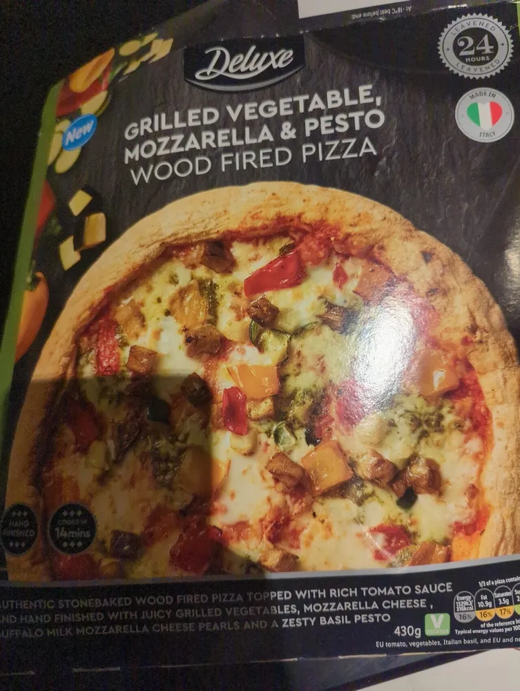 Pizza Deluxe Mozerlla And Pesto