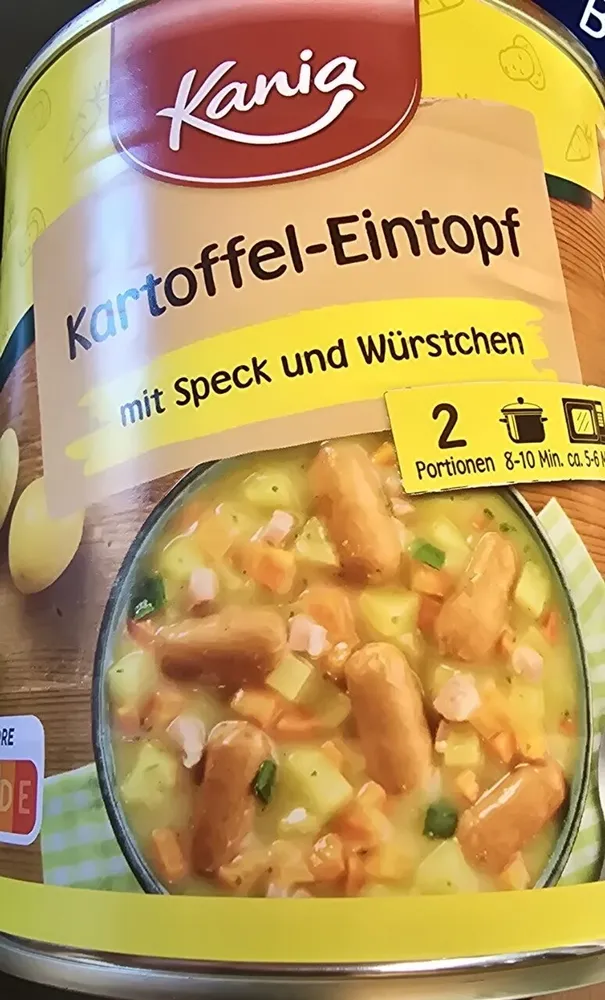 Kartoffel-Eintopf mit Speck und Würstchen