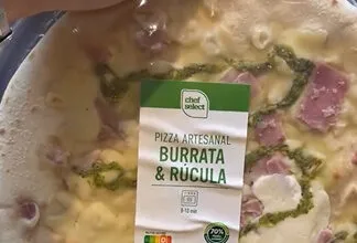 Pizza Artesanal Burrata Y Rúcula