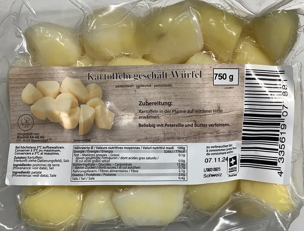 Dés de pommes de terre pelées