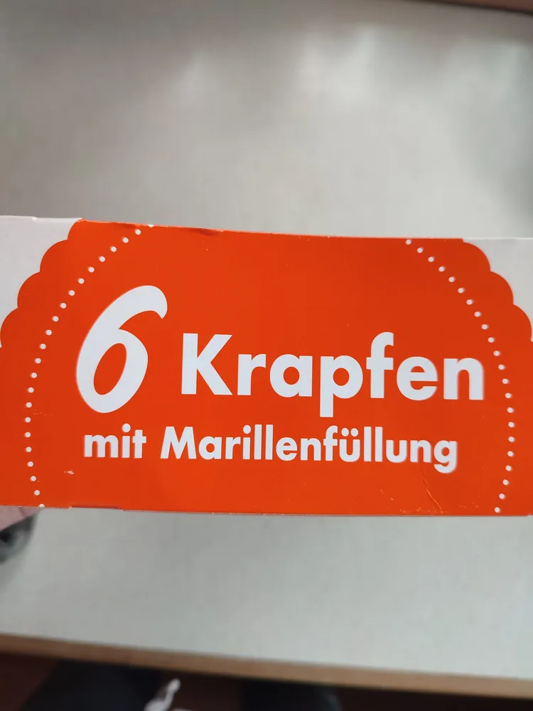 6 Krapfen mit Marillenfüllung