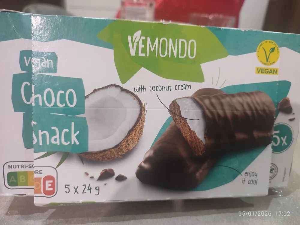 vegan Choco Snack with coconut cream