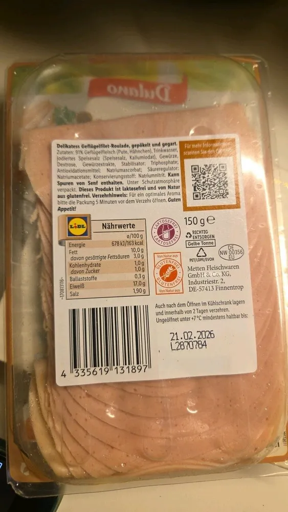 Delikatess Geflügelfilet-Roulade, gepökelt und gegart.