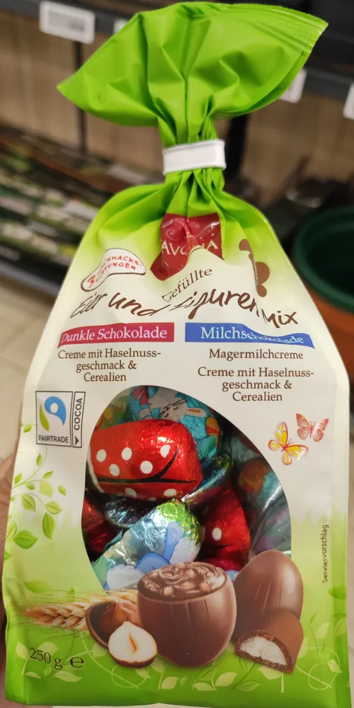 Gefüllte Eier und Figuren Mix
