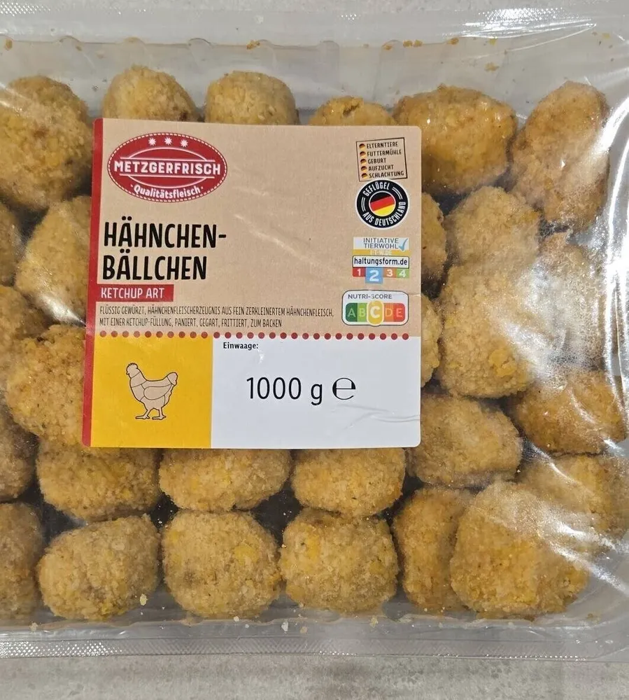 HÄHNCHEN-BÄLLCHEN KETCHUP ART
