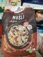 Müsli with fruits, nuts & seeds