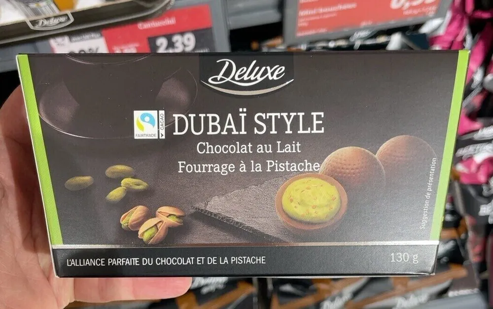 Dubaï style chocolat au kait fourrage à la pistache
