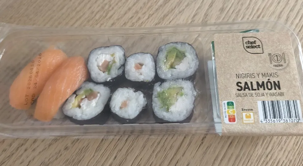 Nigiris Y Makis Salmon