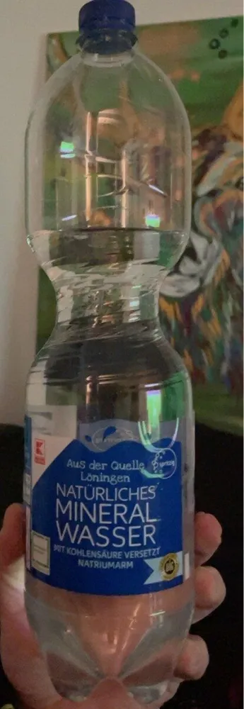 Natürliches Mineralwasser Spritzig
