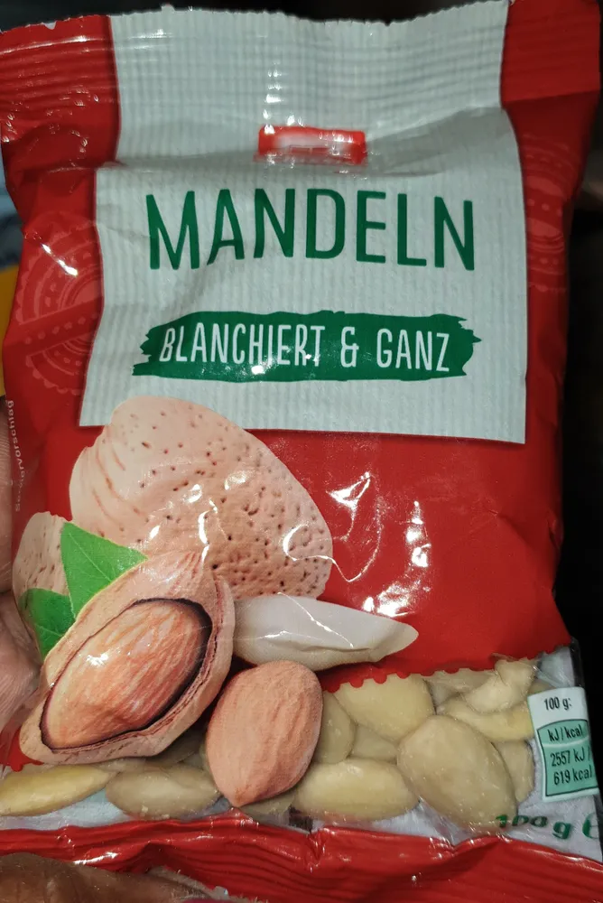 Mandeln blanchiert & ganz