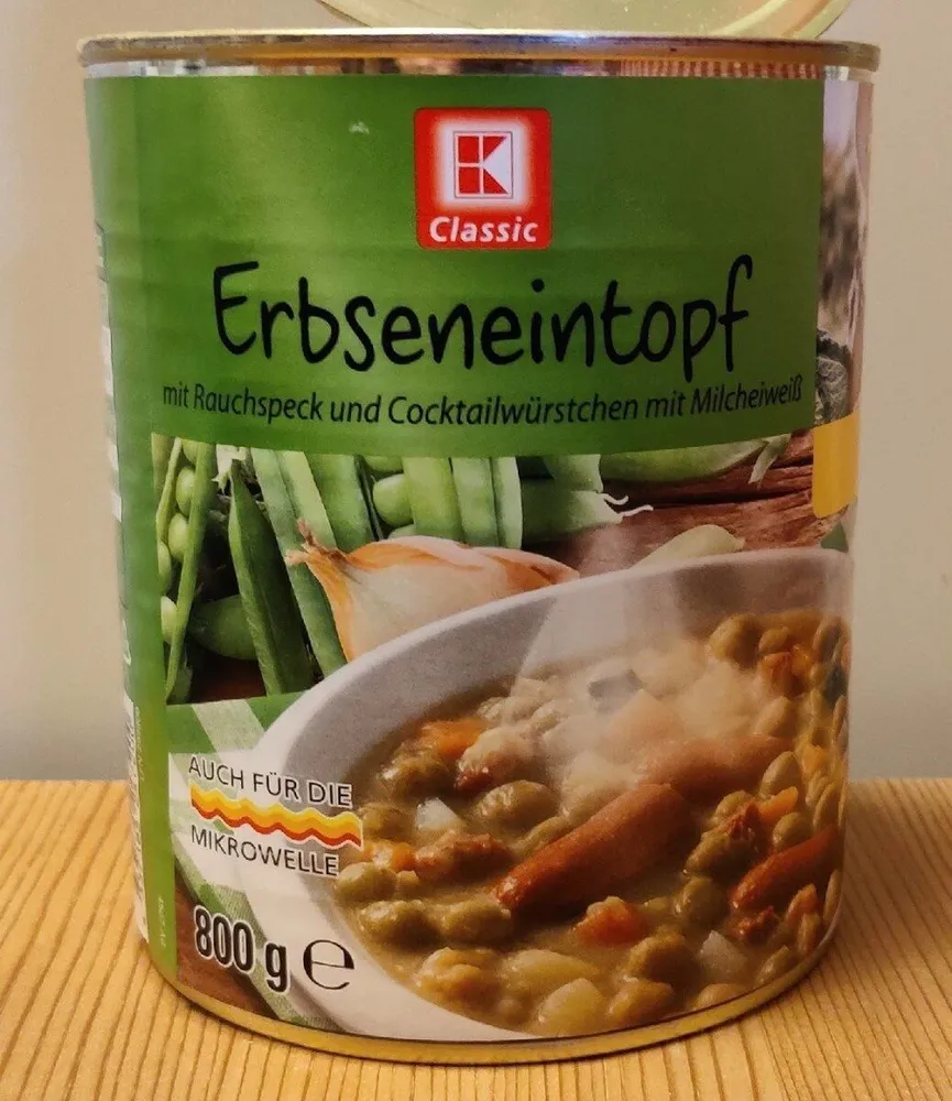 Erbseneintopf mit Cocktailwürstchen
