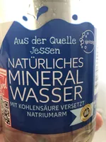 Natürliche Mineral Wasser