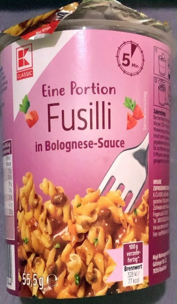 Eine Portion Fusilli in Bolognese-Sauce
