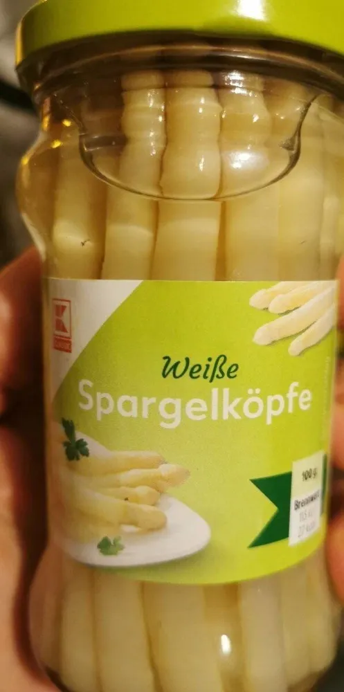 Weiße Spargelköpfe