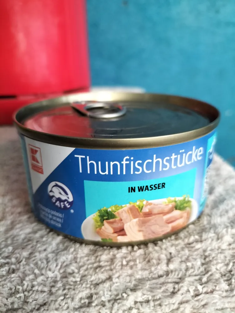 Tuna chunks brine