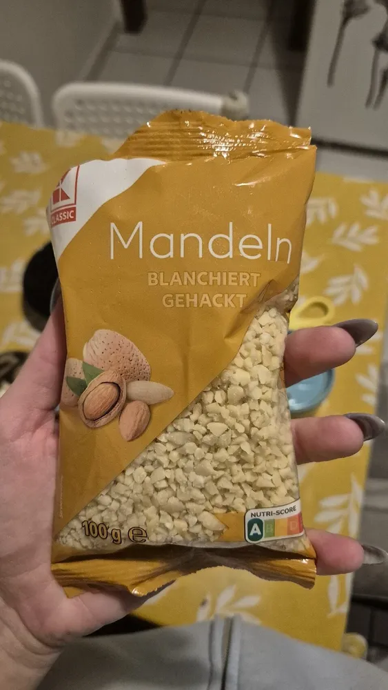 Mandeln, gehackt