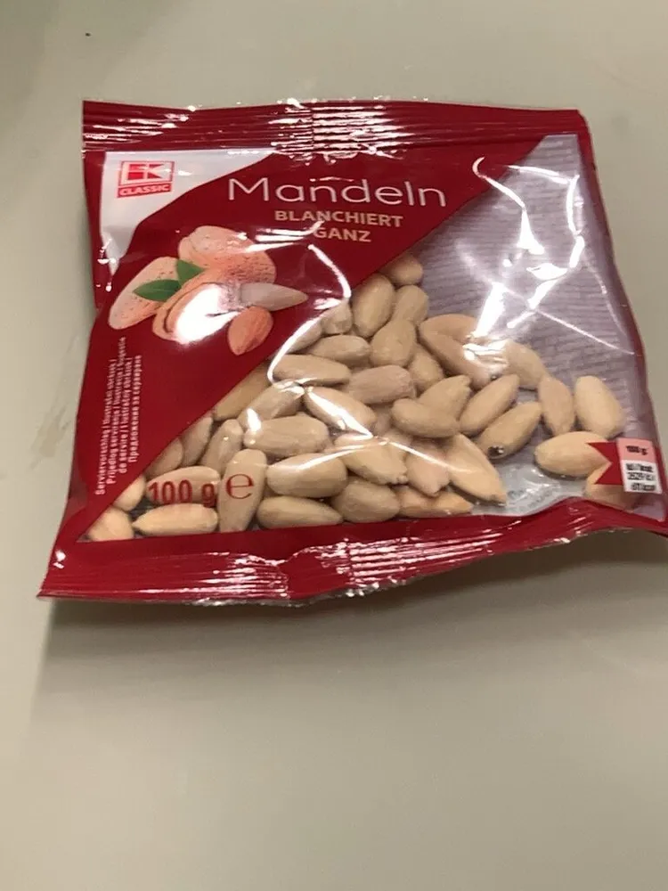 Mandeln BLANCHIERT GANZ