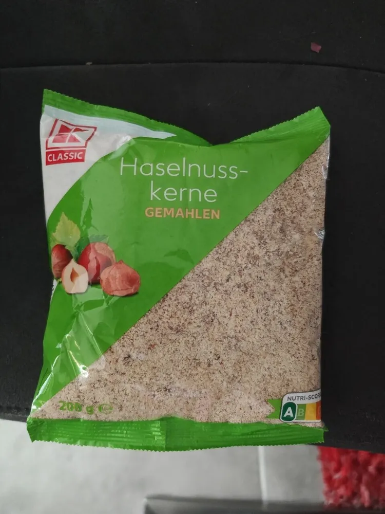 Haselnusskerne gemahlen