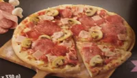 pizza aus den steinofen