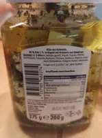 Käse Würfel mit Kräutern in Öl