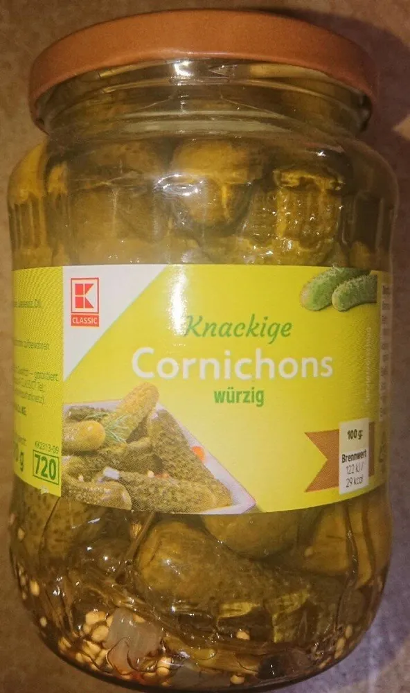 Knackige Cornichons würzig