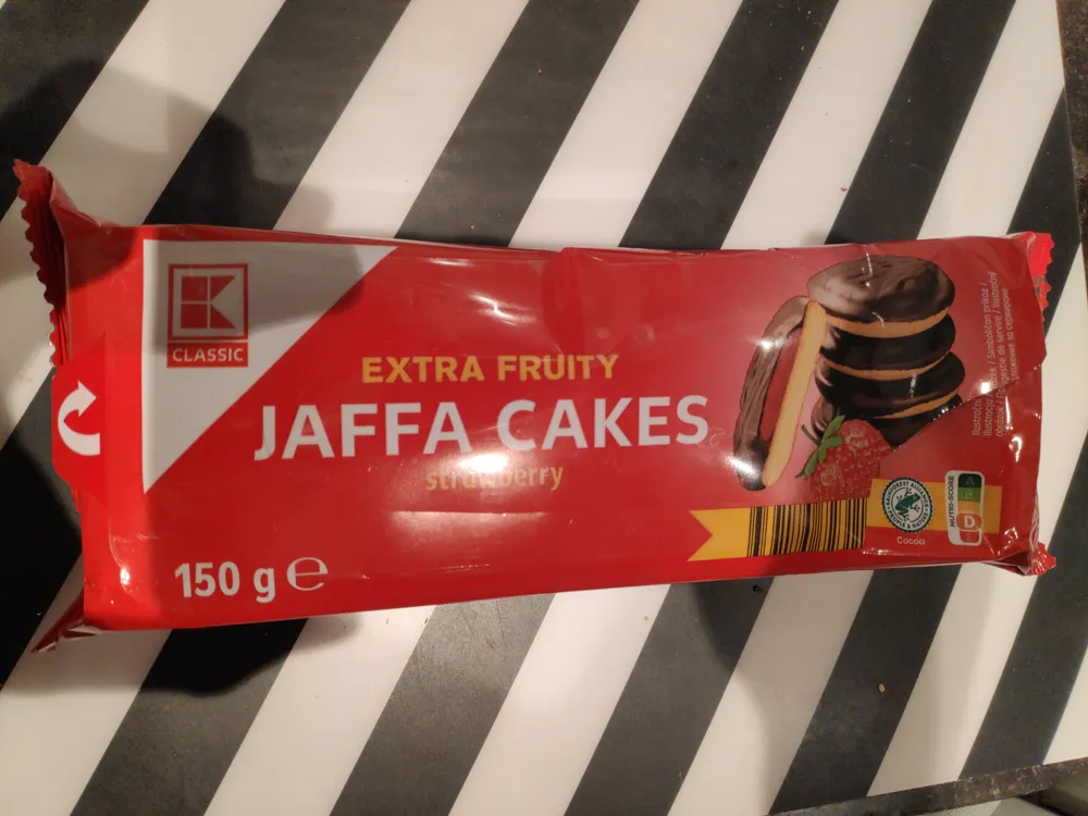 Jaffa cakes extra fruity strawberry