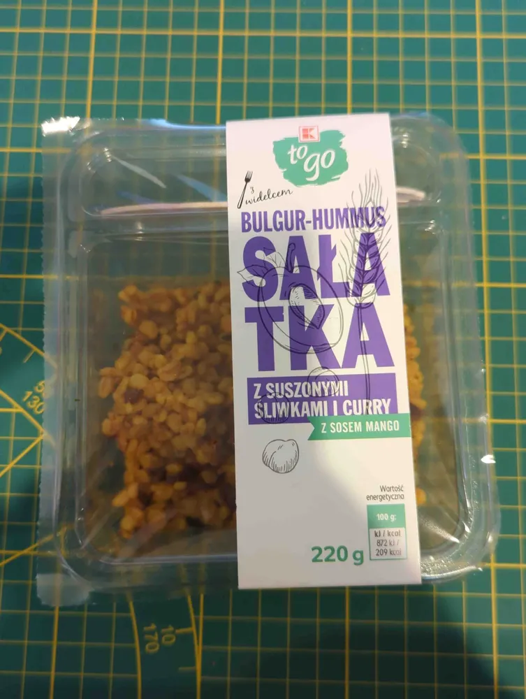 Bulgur-Hummus Sałatka z Suszonymi Śliwkami i Curry z Sosem Mango