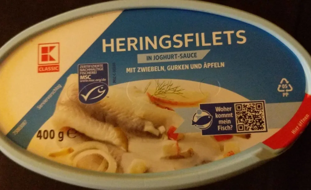 Heringsfilets in Joghurt-Sauce