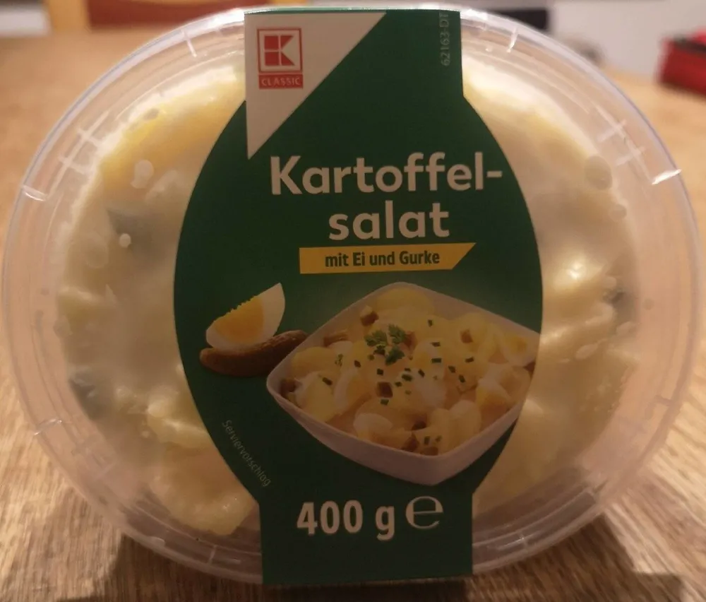 Kartoffelsalat mit Ei und Gurke