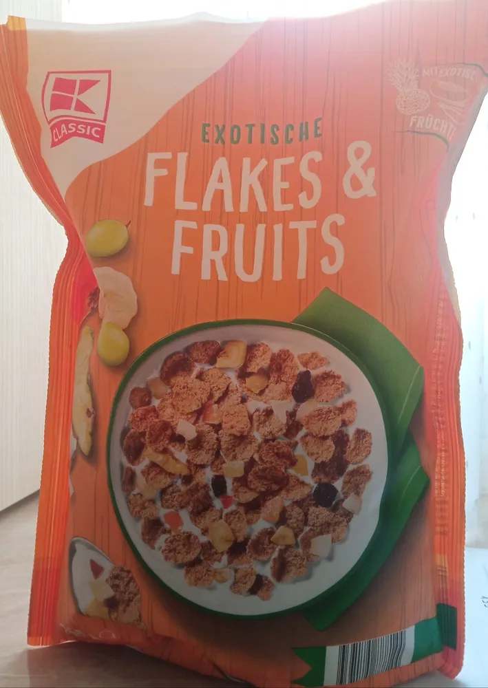 Flakes and fruits