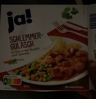 Schlemmergulasch in Sauce mit Nudeln und Gemüse