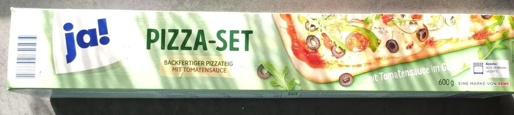 Pizza Set Backfertiger Pizzateig mit Tomatensauce