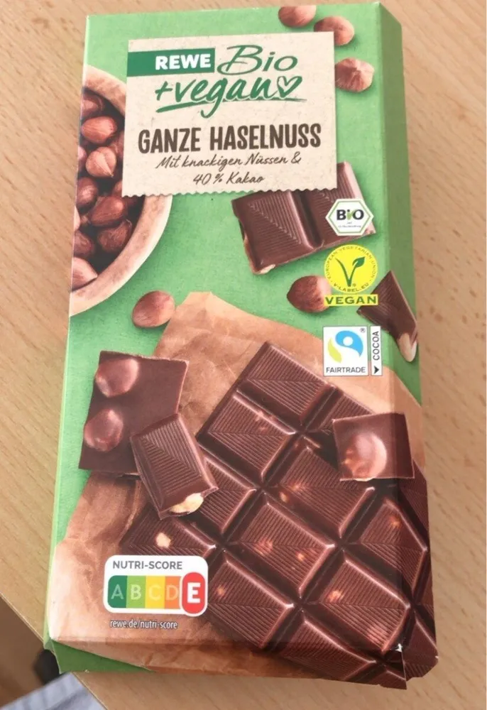 Ganze Haselnuss vegan Schokolade