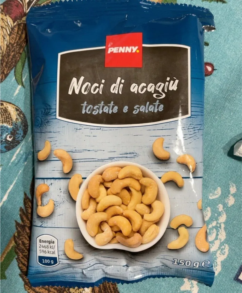 Noci di acagiù tostate e salate