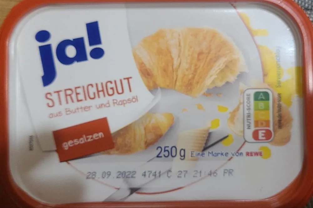 STREICHGUT aus Butter und Rapsöl