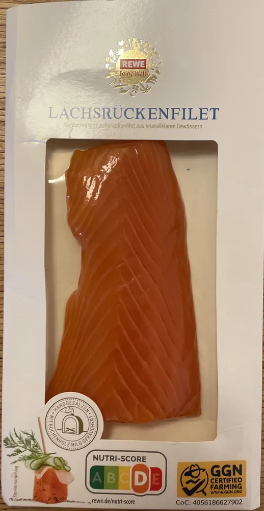 Geräuchertes Lachsrückenfilet, mit Buchenholz geräuchert, von Hand gesalzen
