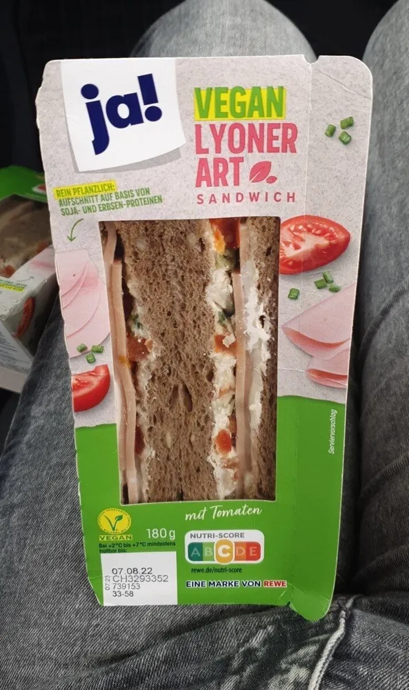 Vegan Lyoner Art Sandwich