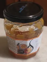 Fruit-spread peath and passionfruit