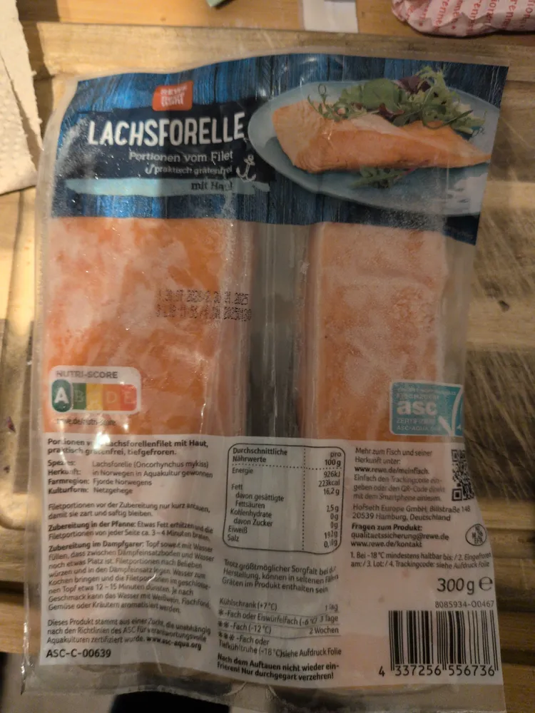 Lachsforelle, mit Haut
