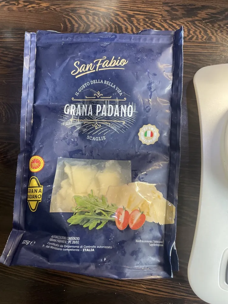 Grana padano parmezan