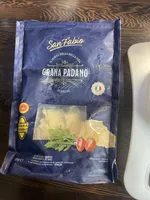 Grana padano parmezan