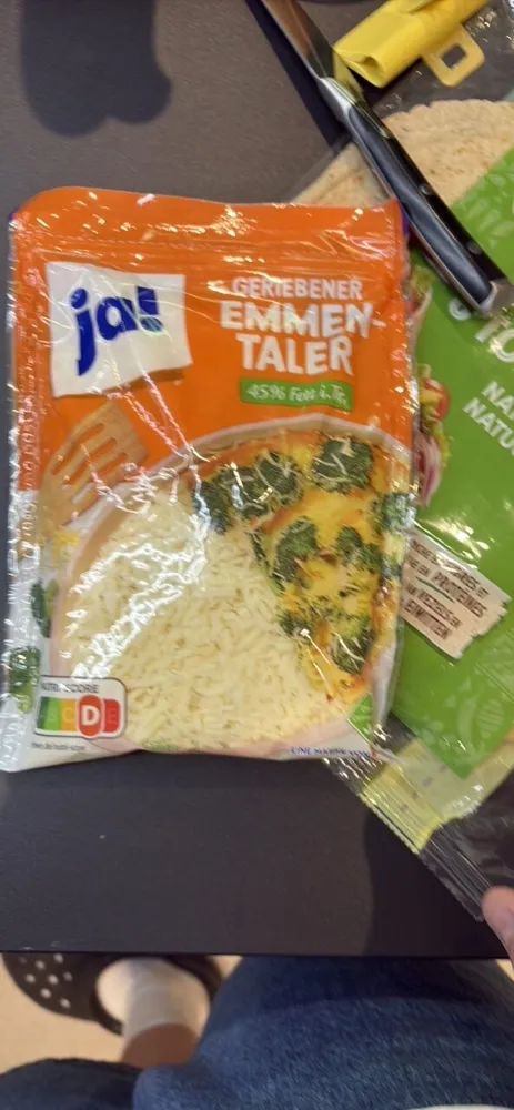 Geriebener Emmentaler