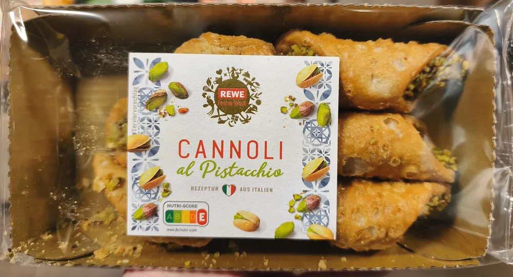 Cannoli al pistachio