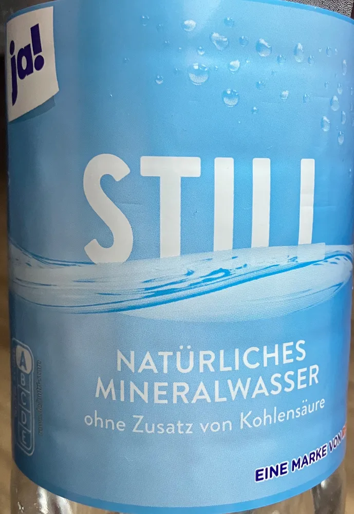 Natürliches Mineralwasser still