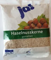 Haselnusskerne gemahlen