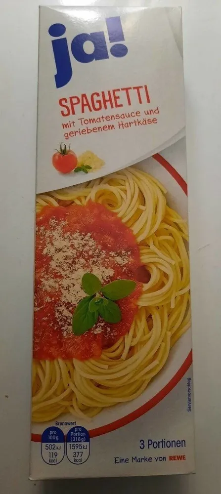 SPAGHETTI mit Tomatensauce und geriebenem Hartkäse