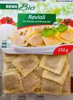 Ravioli mit Tomate und Mozzarella