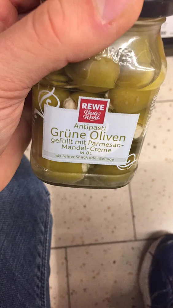 Rewe Beste Wahl Olives vertes fourrées au parmesan et à la crème d'amande