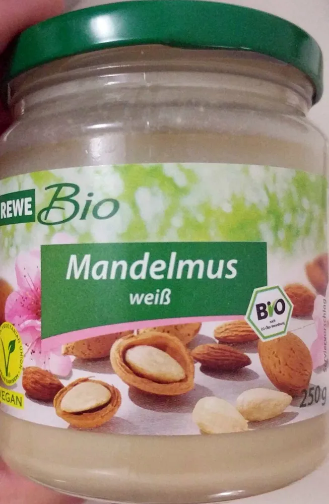 Mandelmus weiß